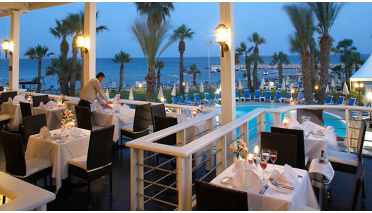 The Golden Bay Beach Hotel, Кипр